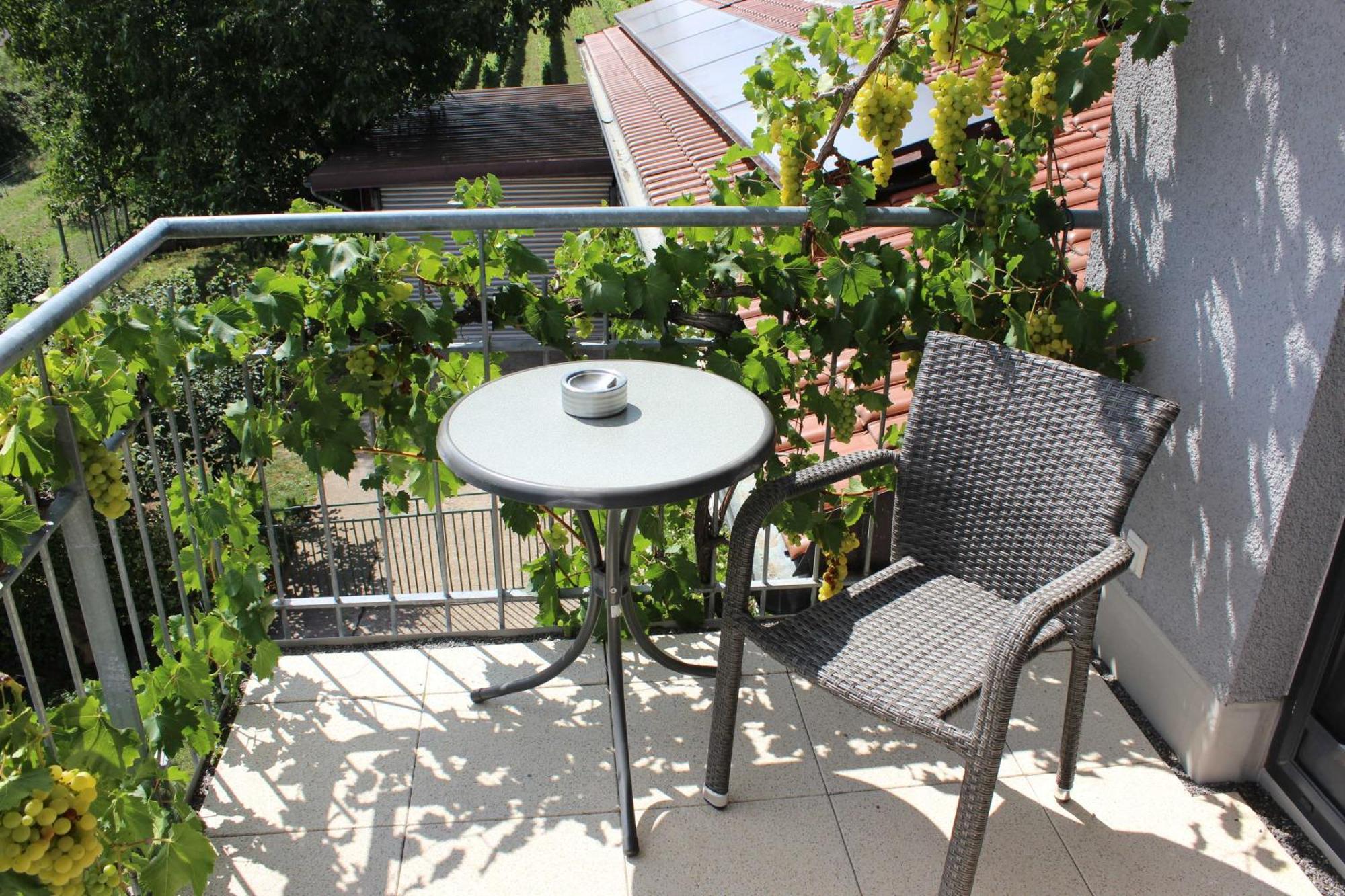 Gaestehaus Zum Wolffenturm Lehrensteinsfeld Номер фото