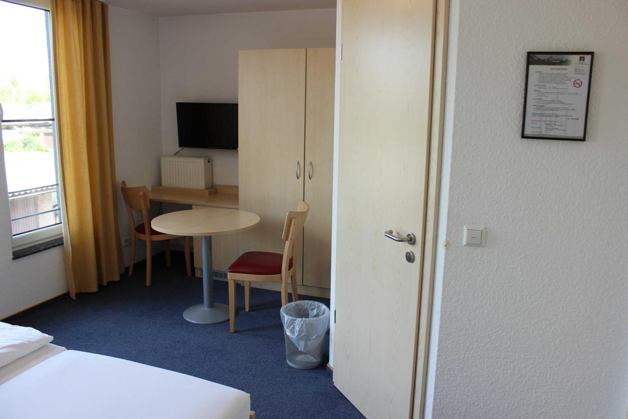 Gaestehaus Zum Wolffenturm Lehrensteinsfeld Номер фото