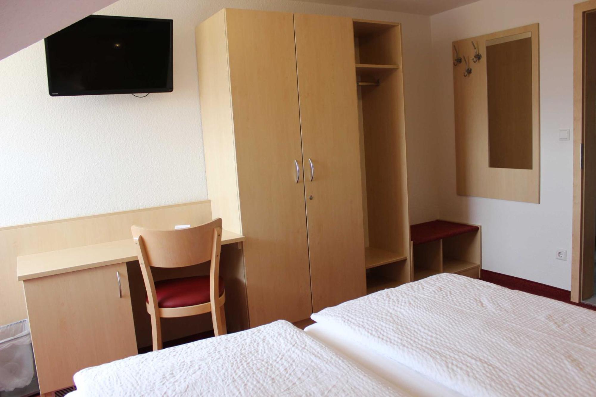 Gaestehaus Zum Wolffenturm Lehrensteinsfeld Номер фото